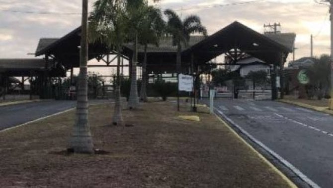 Casa em condomínio com 143 m² e 1 vaga de garagem