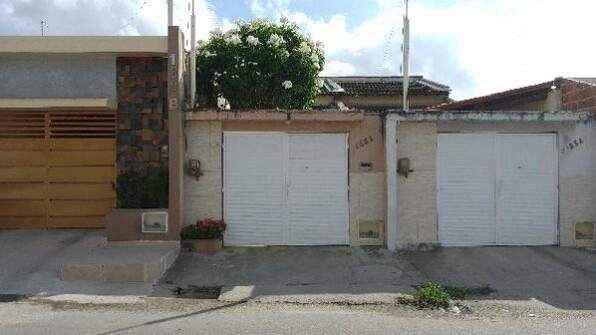 Casa com 2 quartos, 2 banheiros, 2 vagas e 83,75m² construída