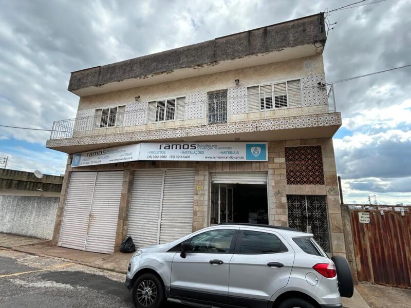 Imóvel Comercial e Residencial com 3 Pavimentos em Varginha