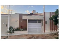 Casa com 3 quartos, suíte, 2 banheiros, garagem e 92m² construída, ocupada