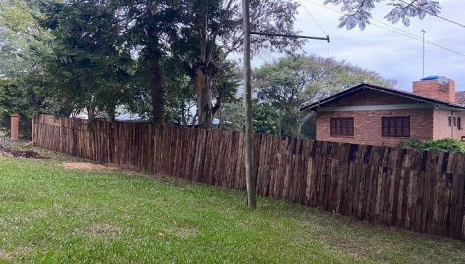 Casa com 3 quartos, 2 banheiros e 1 vaga de garagem