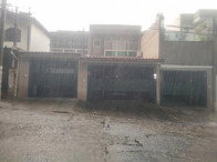 Casa com 3 quartos, 2 banheiros e 2 vagas de garagem