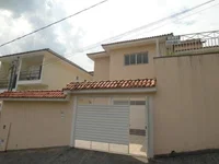 Casa ocupada com 188 m² construídos e 1 vaga