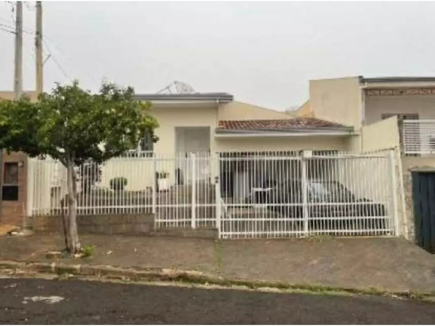 Casa em Leilão com 161m² Construída em Marília/SP