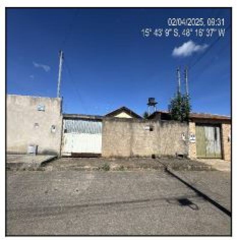 Casa 2 quartos com varanda e área de serviço, 69,1m² construída