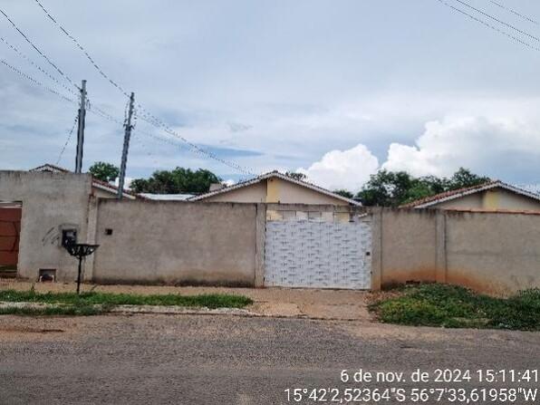 Casa com 2 quartos, 1 banheiro e 38m² área privativa