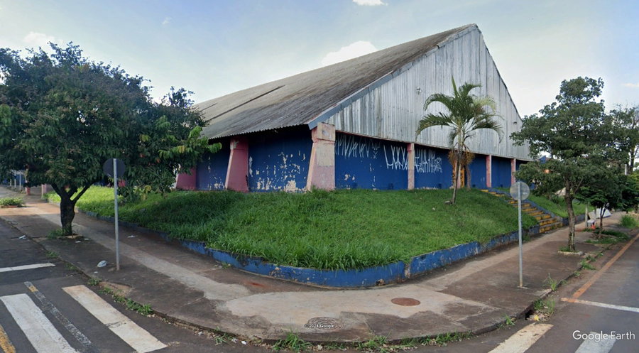 Imóvel comercial com 1.696,50m² e 1.300m² construídos