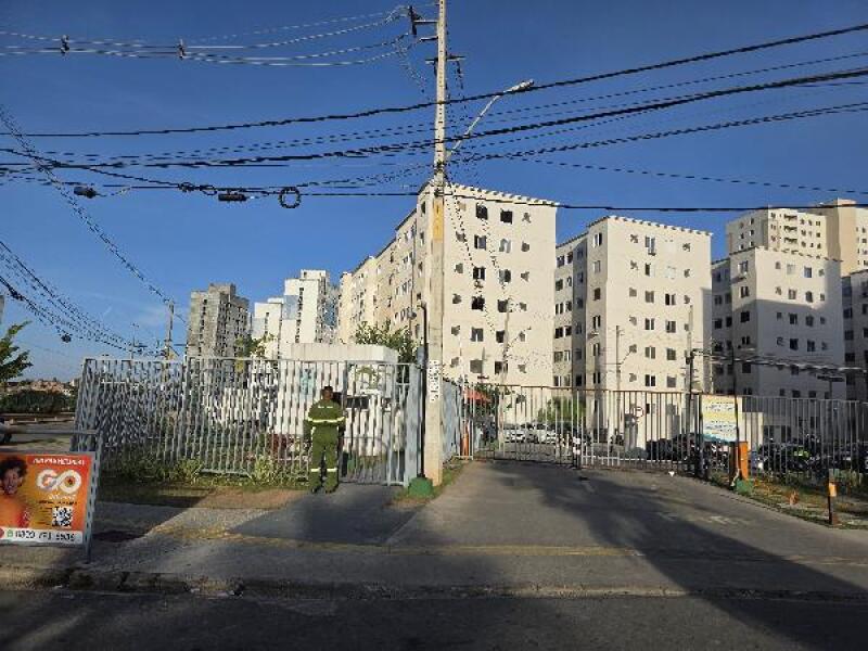Apartamento com 2 quartos, 1 banheiro e 1 vaga de garagem