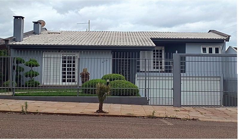 Lote Urbano com Casa de Alvenaria em Lagoa Vermelha