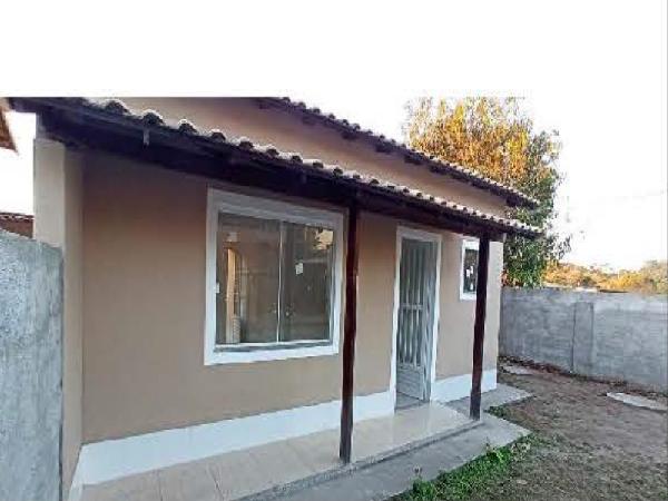 Casa com 54,66m² de área total, 2 quartos, 1 banheiro e 1 vaga