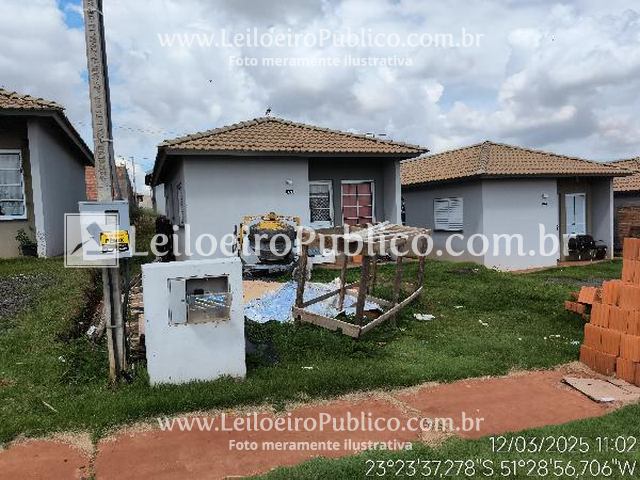 Casa com 2 quartos, banheiro, área de serviço, 43,85m² construída