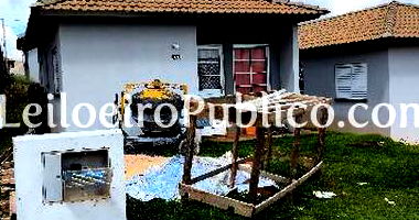 Casa com 2 quartos, banheiro, área de serviço, 43,85m² construída