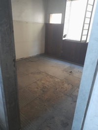 Prédio comercial com 4 aberturas e garagem em Rio Grande