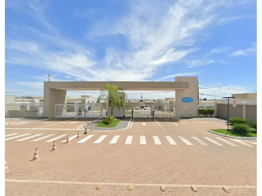 Casa 3 Quartos com Quintal em Condomínio - Parque Atalaia