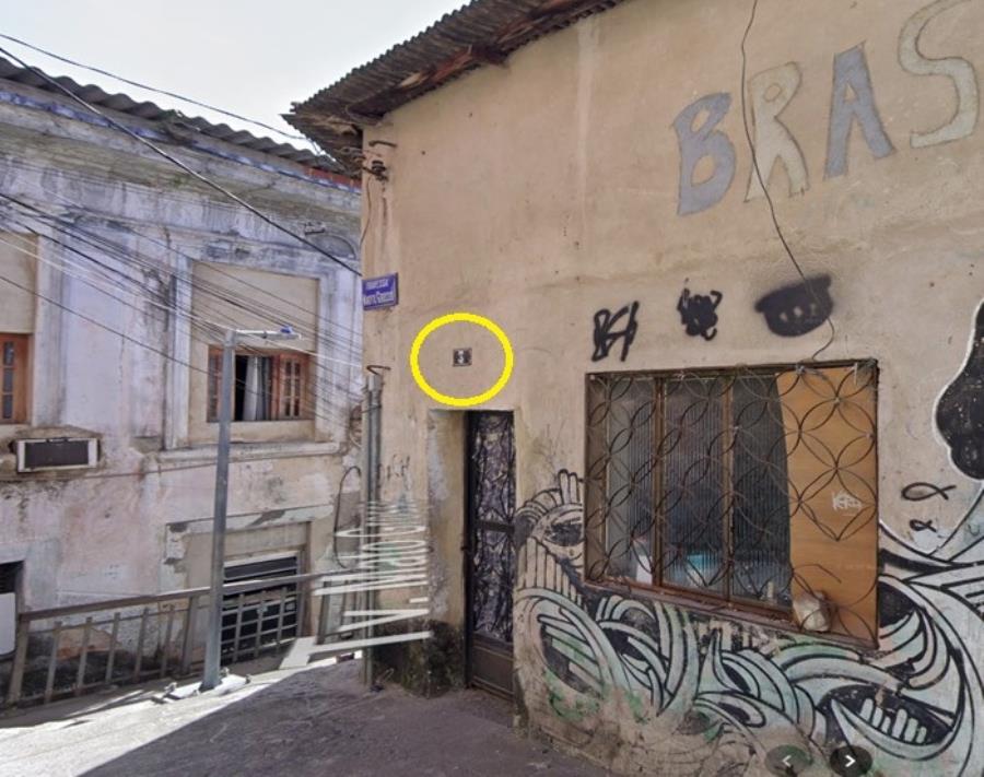 Casa com 112m², ocupada por locação, em área tombada