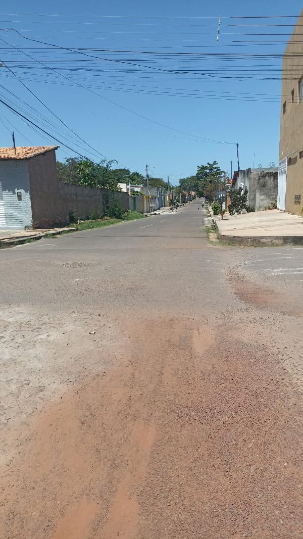Casa com 2 quartos, 70m², área privativa e terreno de 127,5m²
