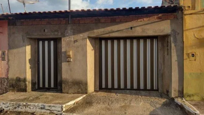 Casa 195 m² com 3 quartos e 2 banheiros no Centro