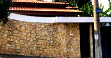 Casa Ocupada com 275m² de Área Construída em Itatiba/SP