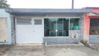 Casa com 1 quarto, 1 banheiro e 1 vaga de garagem, ocupada