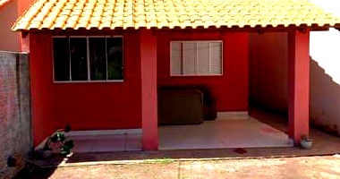 Casa com 1 quarto, 1 banheiro, sala, cozinha e 1 vaga de garagem