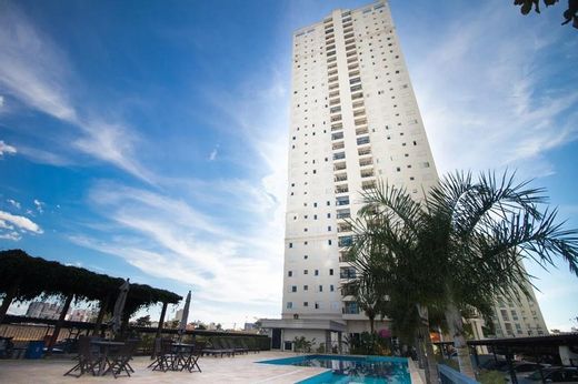 Apartamento de alto padrão com 3 dorms, 1 suíte e 2 vagas