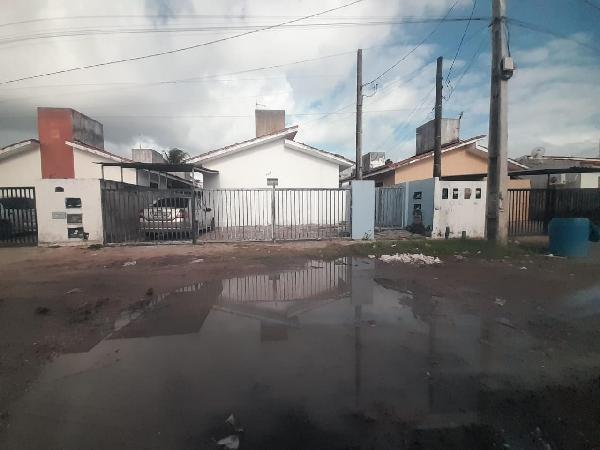 Casa 2 quartos, 2 banheiros, 46.55m² construída, 1 vaga, desocupada