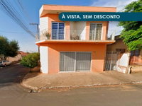 Casa Ocupada com 35 m² em Carlópolis - PR