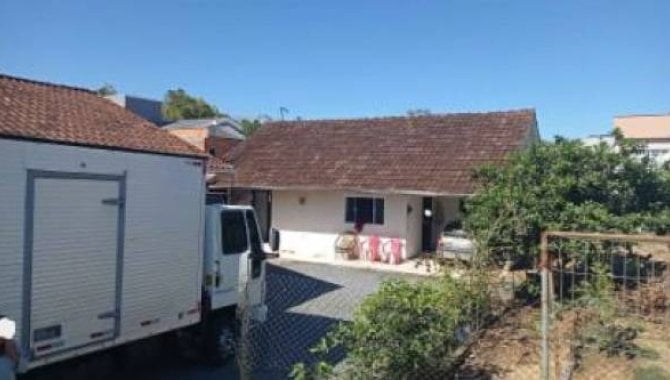 Casa Padrão com 1 Quarto e 1 Banheiro em Jaraguá do Sul