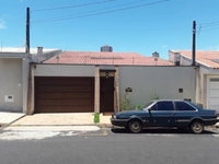 Casa com 4 quartos e 2 banheiros, 223,52 m² construídos, ocupada