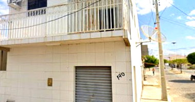 Prédio Comercial com 3 cômodos, 1 banheiro e garagem em Parelhas/RN