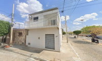 Prédio Comercial com 3 cômodos, 1 banheiro e garagem em Parelhas/RN
