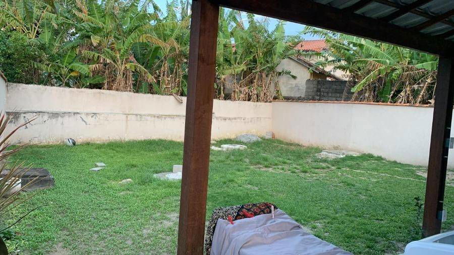 Casa com 3 quartos, 2 banheiros e 1 vaga, 91m² construída, ocupada