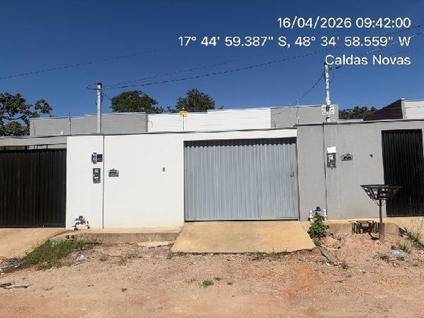 Casa com 2 quartos, 1 vaga e 180m² de terreno em Caldas Novas/GO