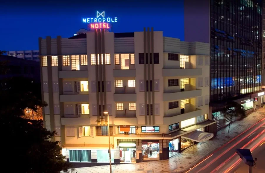 Hotel Metrópole com 64 Quartos e Piscina em BH