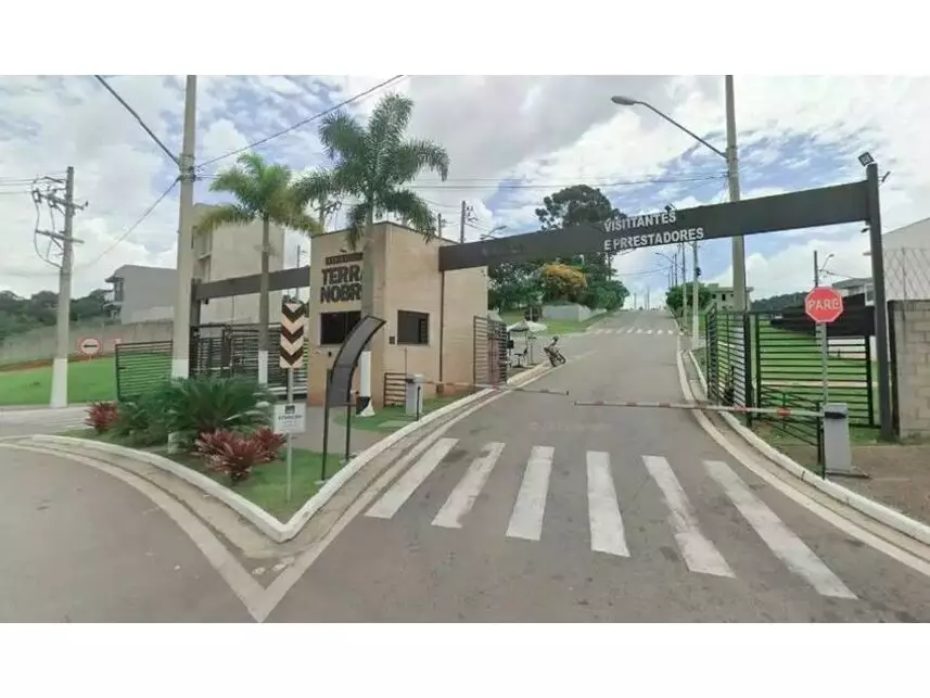 Terreno em leilão com 125m² em Cotia/SP