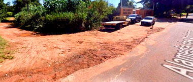 Casa Residencial com 3 Dormitórios e Amplo Terreno em Bauru