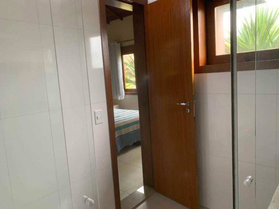 Casa com 3 quartos, 2 banheiros e 114 m² construída, ocupada
