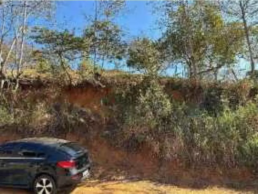 Terreno com 483,10 m² em leilão