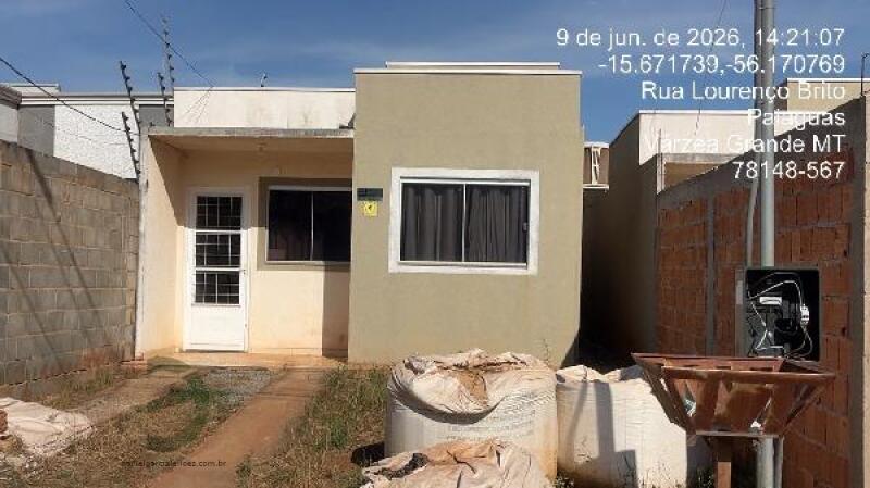 Casa com 2 Quartos e Varanda em Várzea Grande