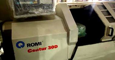 Torno CNC Romi centur 30D 1 metro barramento, bom estado, sem funcionamento