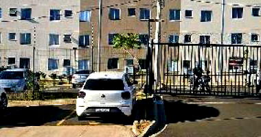 Apartamento com 2 quartos, 1 banheiro e 1 vaga