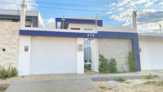 Casa com 3 quartos em Serra Talhada, PE