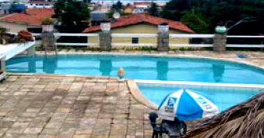 Casa Grande com Piscina e Área de Lazer em Cabo de Santo Agostinho
