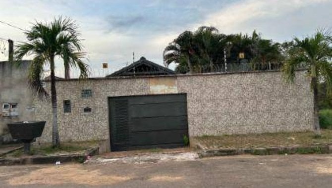 Casa padrão 5 quartos 5 banheiros 1 vaga ocupada 191m²