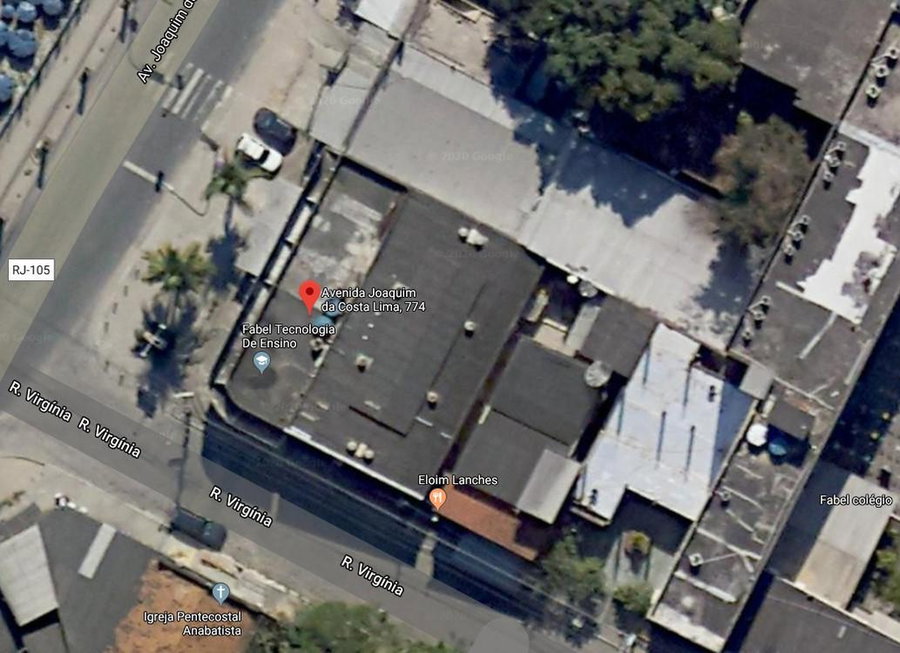 Prédio comercial com 5 lojas e galpão, 539,22m² construídos