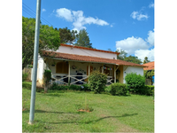 Casa com terreno de 600m² em condomínio com piscina e sauna