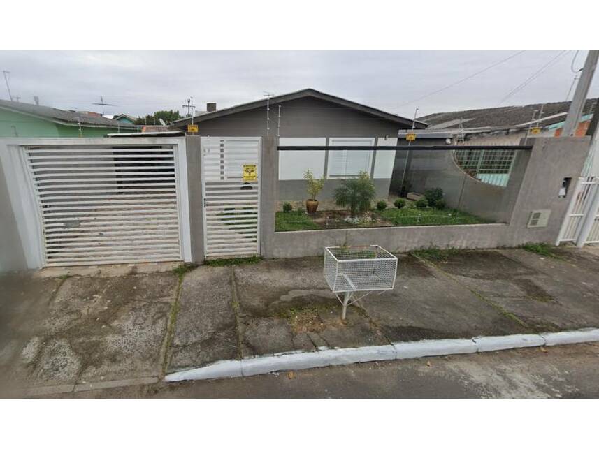 Casa com 2 quartos, 1 banheiro, 63m² construídos, ocupada