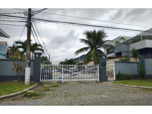 Casa em condomínio com 3 quartos e 2 banheiros em Vargem Pequena