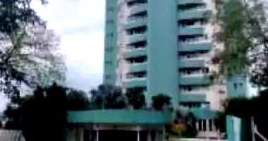 Apartamento Ocupado com 3 Vagas de Garagem em Leilão