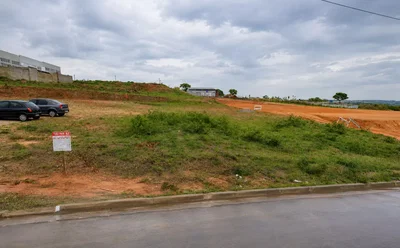 Terreno com 3.847,58 m²
